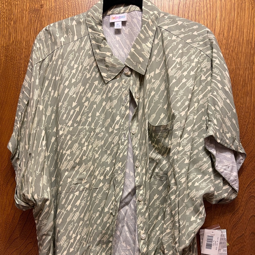 LuLaRoe - Amy - NWT - XL - Gray w/cream arrows